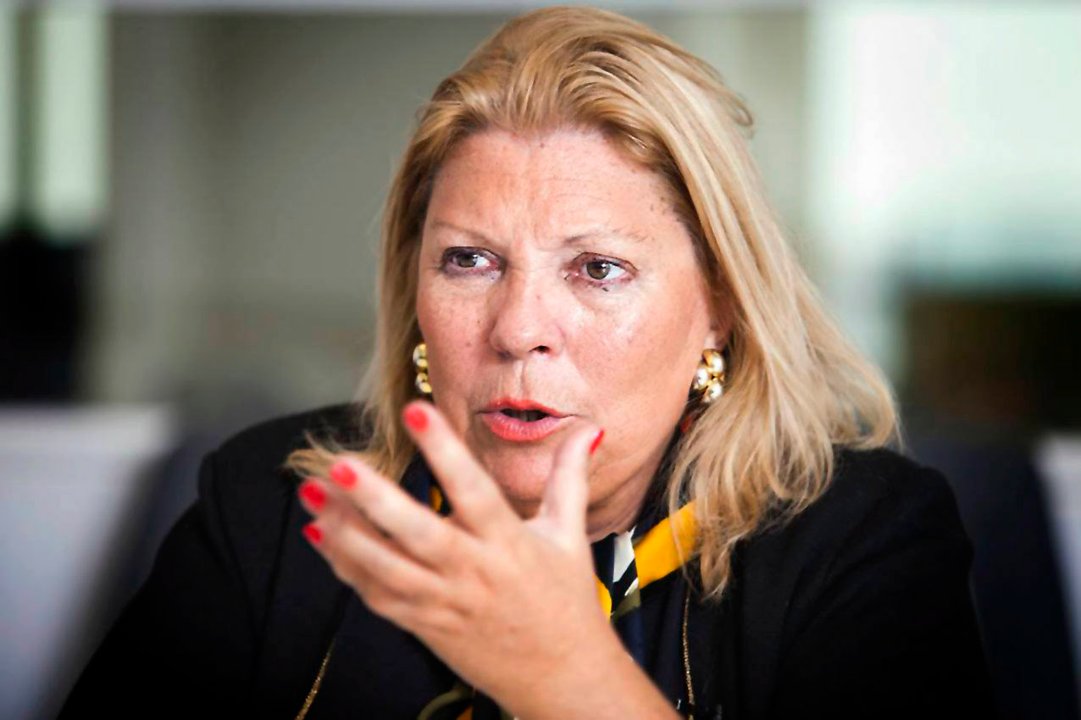 Elisa Carrió denuncia penalmente a Javier Milei