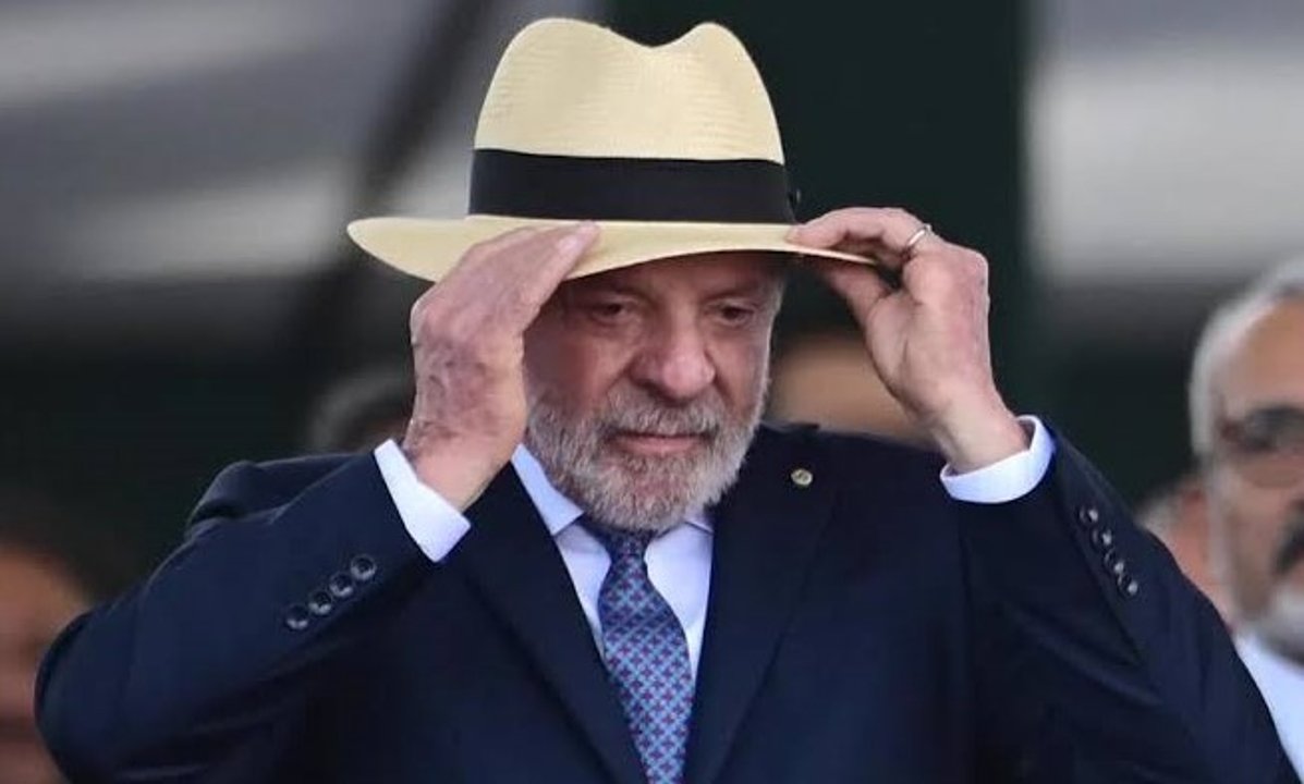 Lula aventaja a Flávio Bolsonaro para elecciones del domingo en Brasil