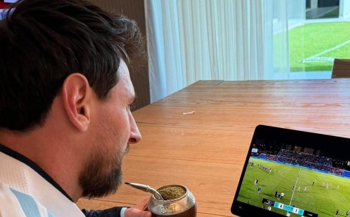 Bajo la mirada de su nuevo dueño, Leo Messi, el Eldense goleó en el ascenso español