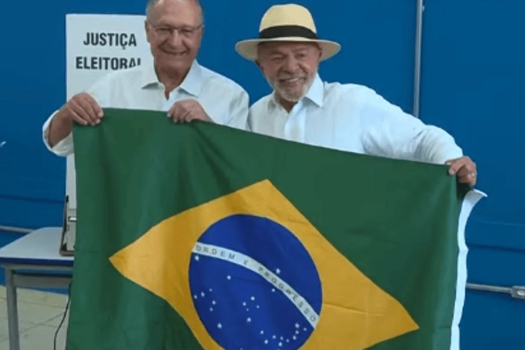 Lula da Silva vota en Brasil y llama a votar pensando en el futuro de los hijos