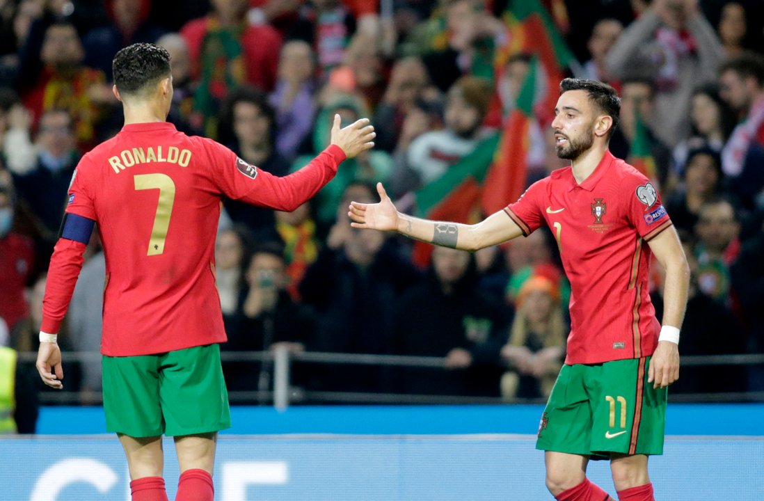 Bruno Fernandes defendió a Cristiano: "Siempre será el mayor símbolo de Portugal"