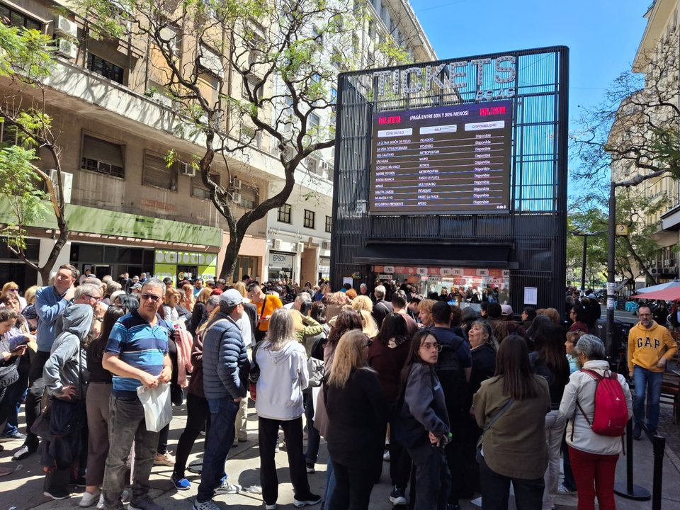 Cartelera teatral de Buenos Aires con promoción Vení al teatro