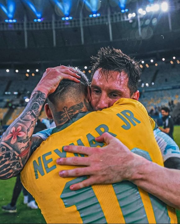 Neymar rinde homenaje a Messi en su despedida de la selección