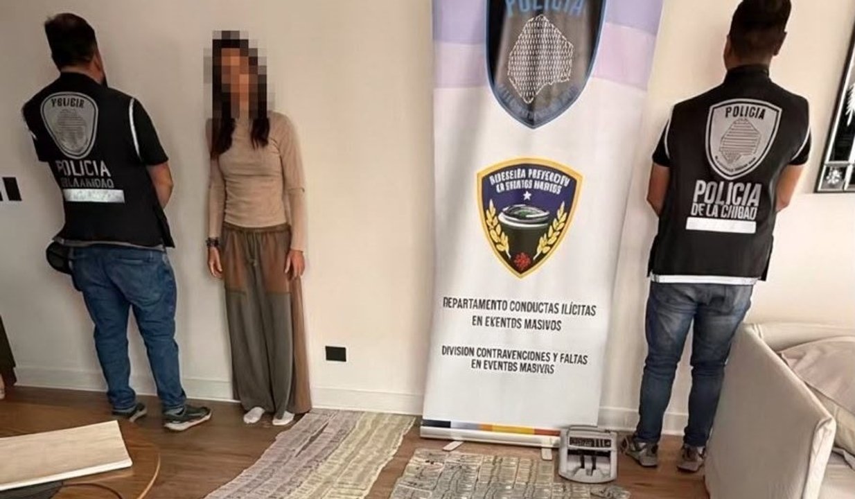 Allanaron la vivienda de una mujer por reventa de entradas para la despedida de Messi