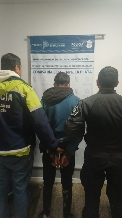 Operativo policial en La Plata tras un violento robo armado