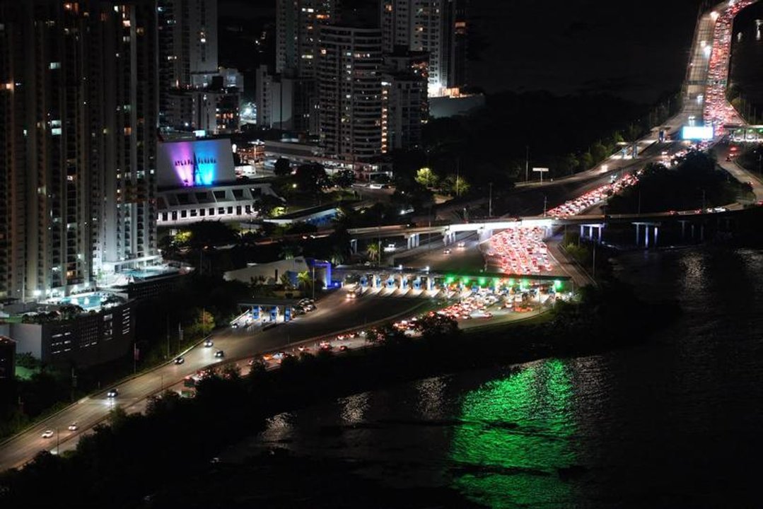 Principal aeropuerto de Panamá mantiene medidas preventivas tras sismo