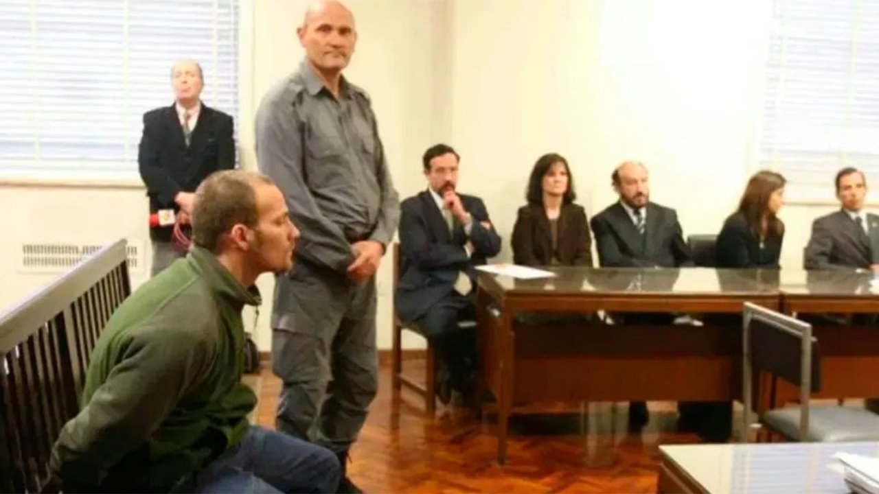 Un hombre con condena por homicidio es detenido por robar un perfume