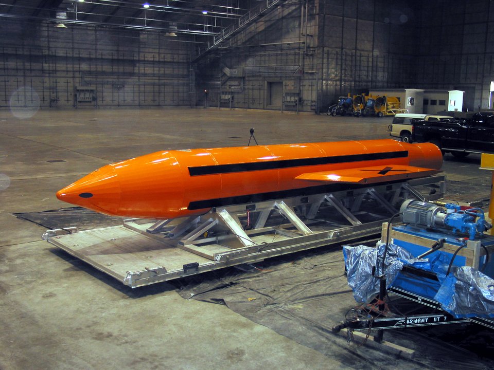 Avión militar estadounidense asociado a la MOAB