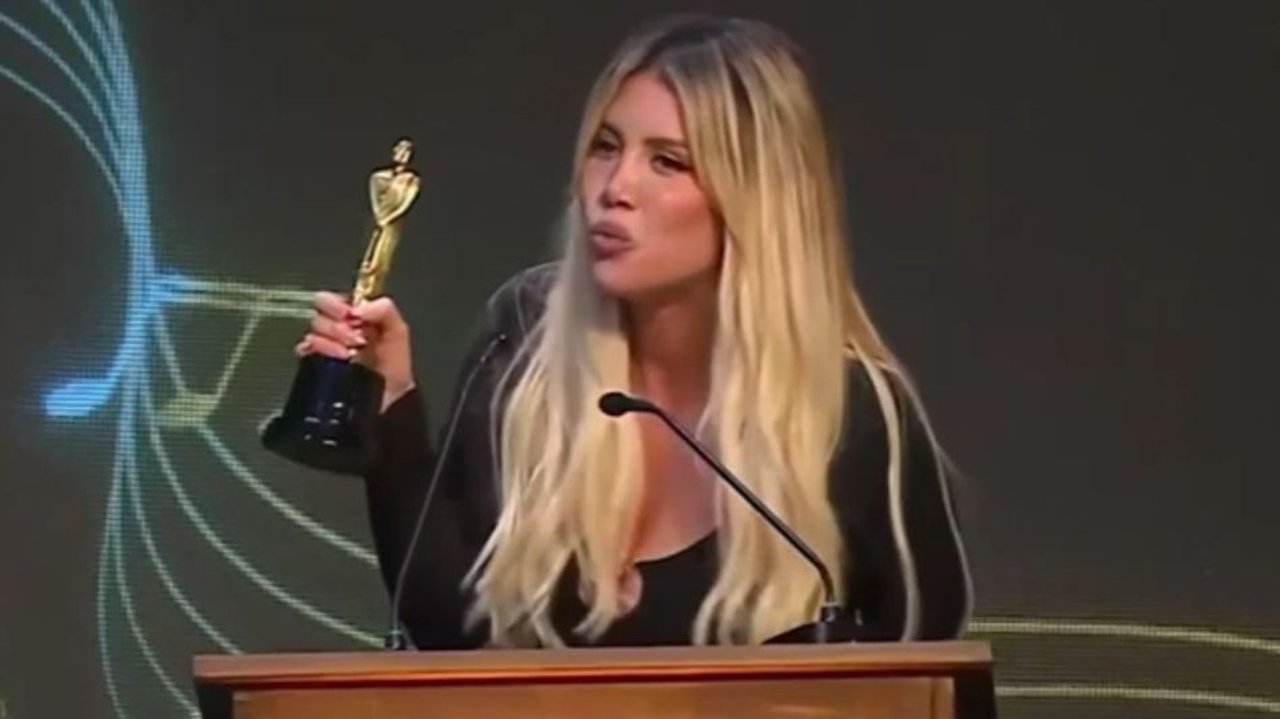 Wanda Nara, Juanse y La Mona Jiménez en los Martín Fierro de la Música