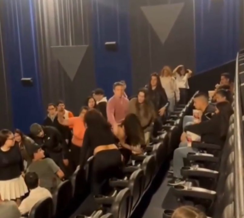 Insólita pelea en un cine de Entre Ríos: tiraron gas pimienta dentro de la sala y hay detenidos
