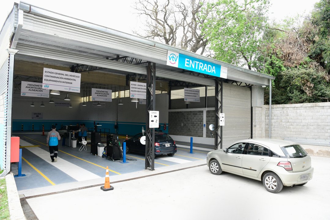 Control técnico de un vehículo en planta de VTV