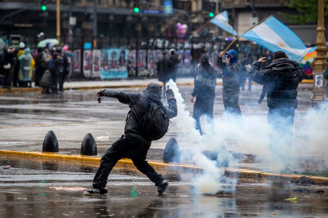 Represión en la 5° Marcha Federal Universitaria frente al Congreso