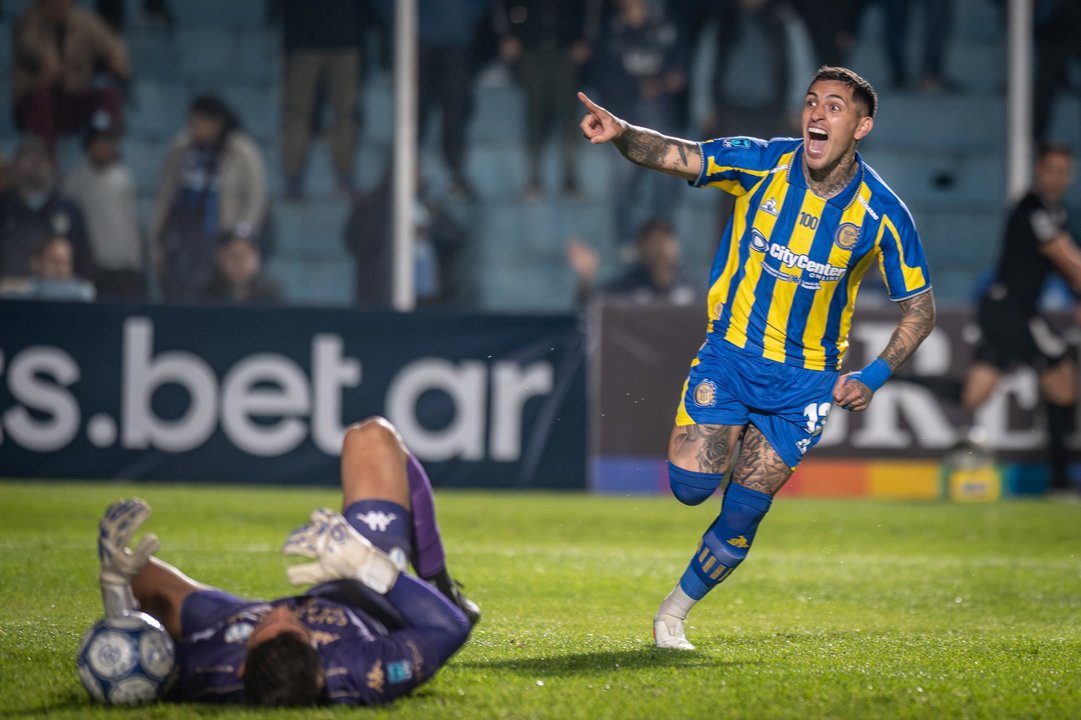 Victoria de Rosario Central con sufrimiento ante Atlético Tucumán para ser escolta en la Tabla Anual.