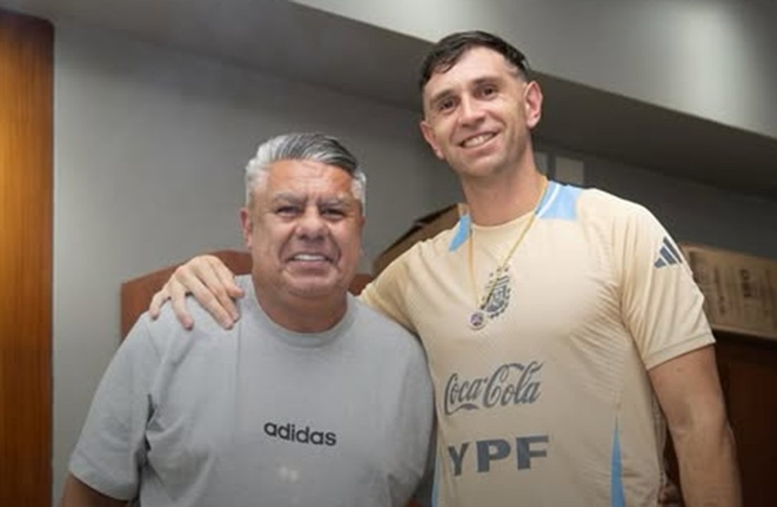 El mensaje del “Chiqui” Tapia al “Dibu” Martínez: “No tengo dudas, vas a volver más fuerte que nunca”