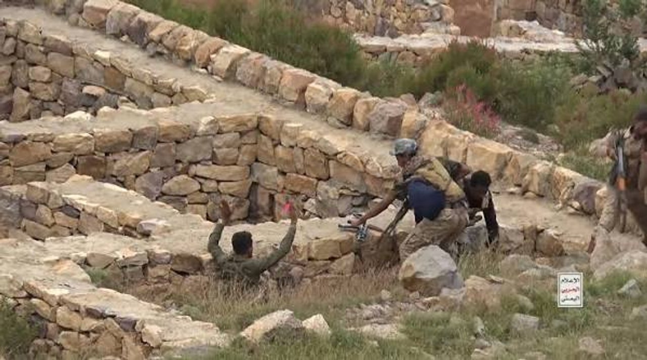 Consecuencias de un ataque con misiles a una base militar en Yemen