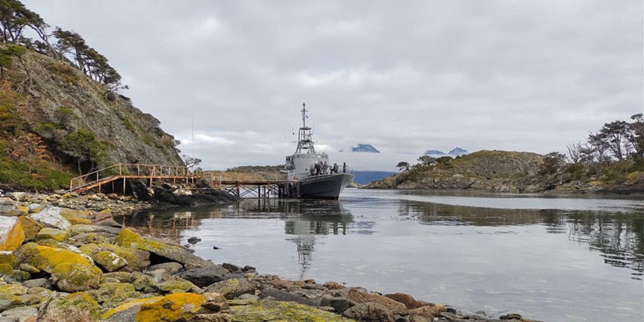 Vista de instalaciones de la Base Naval Ushuaia