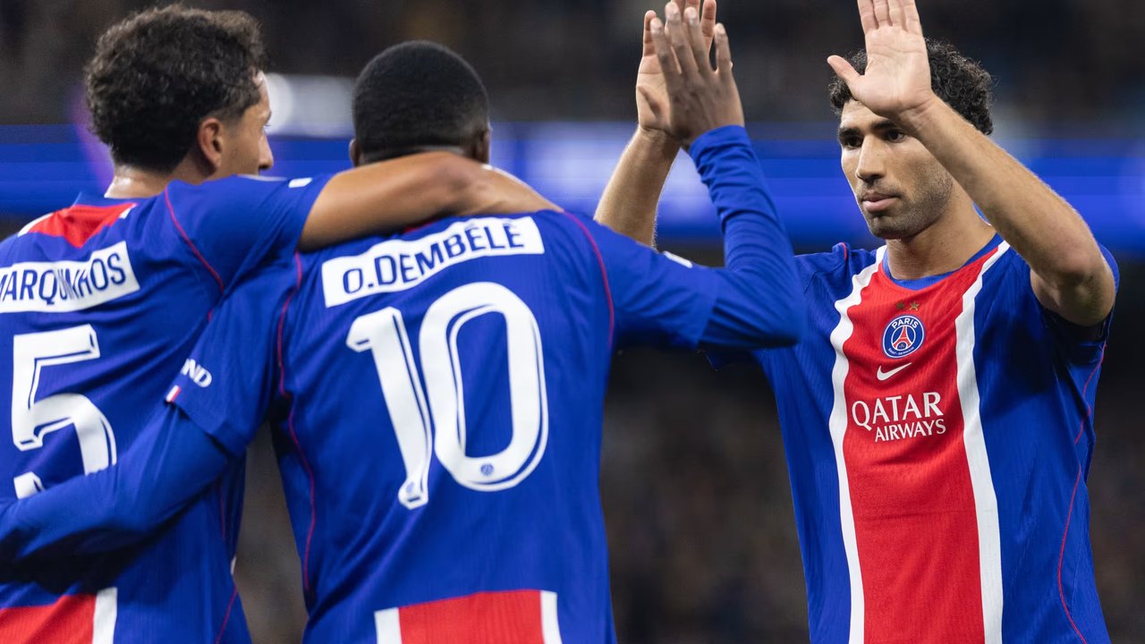 PSG celebra un gol ante el Barcelona en la Champions League