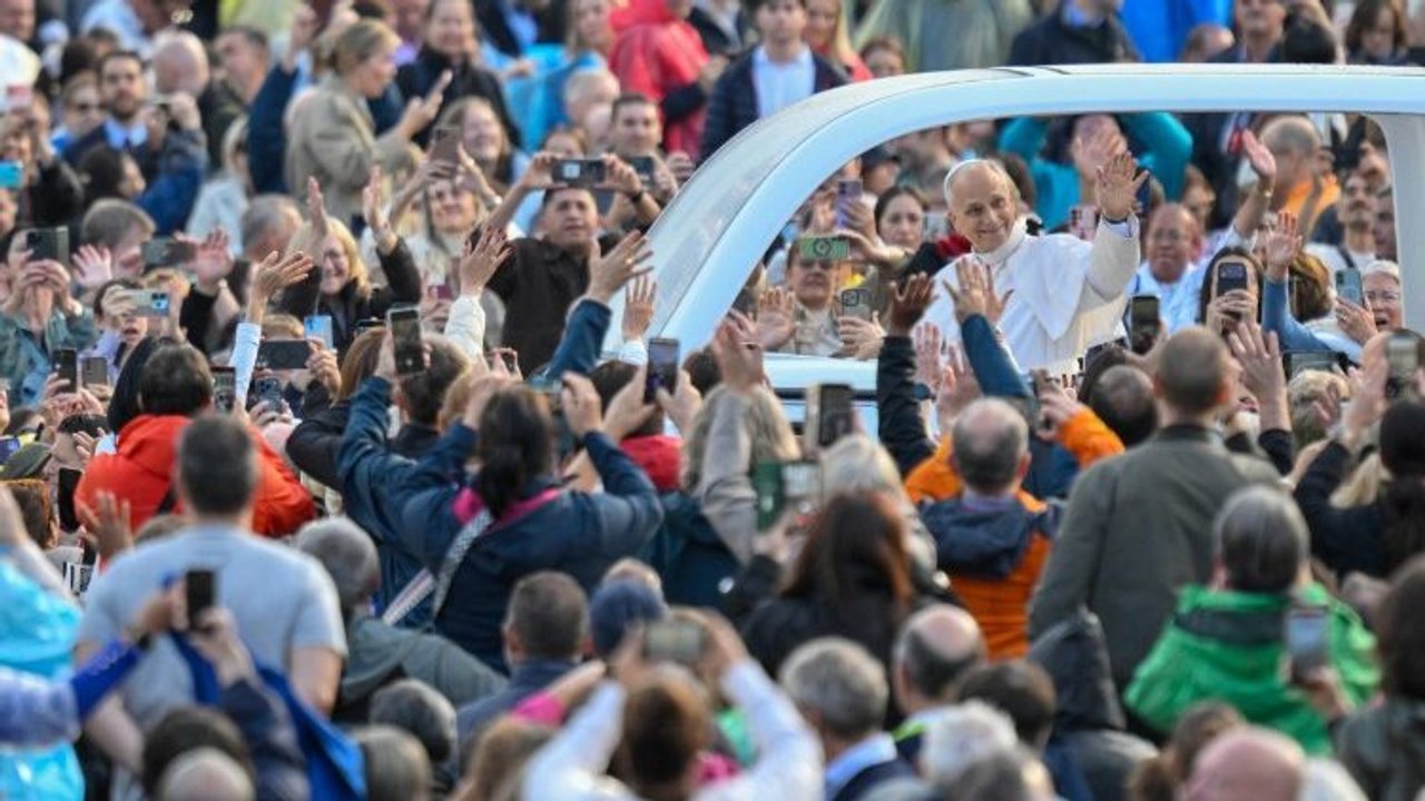 El Papa León XIV dirigió la audiencia general en la plaza de San Pedro