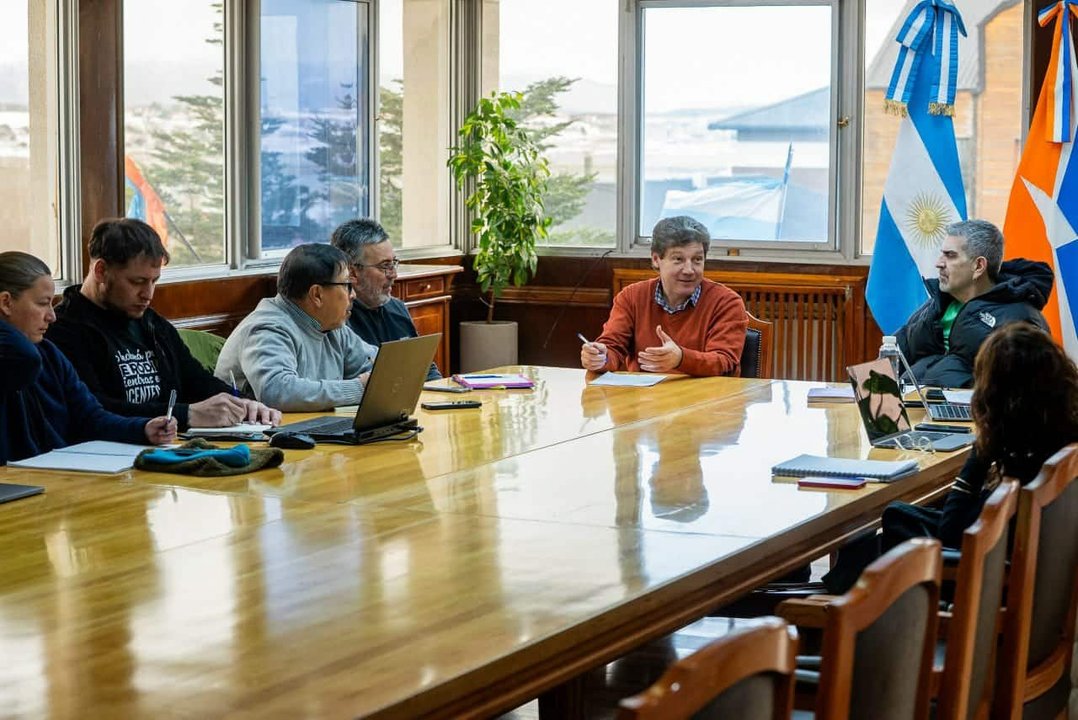 Tierra del Fuego: docentes reclamaron $3,1 millones frente a sueldos iniciales de $1,3 millones