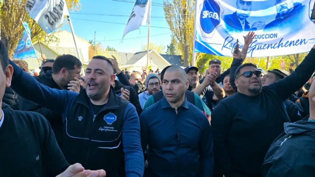 Santa Cruz: petroleros marcharon contra la prórroga de la emergencia que impulsa Vidal