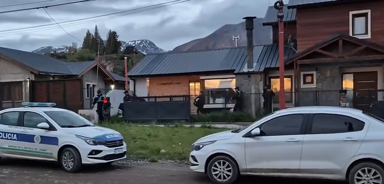Esquel: detuvieron a un médico por la privación ilegítima de la libertad de su pareja e hijos