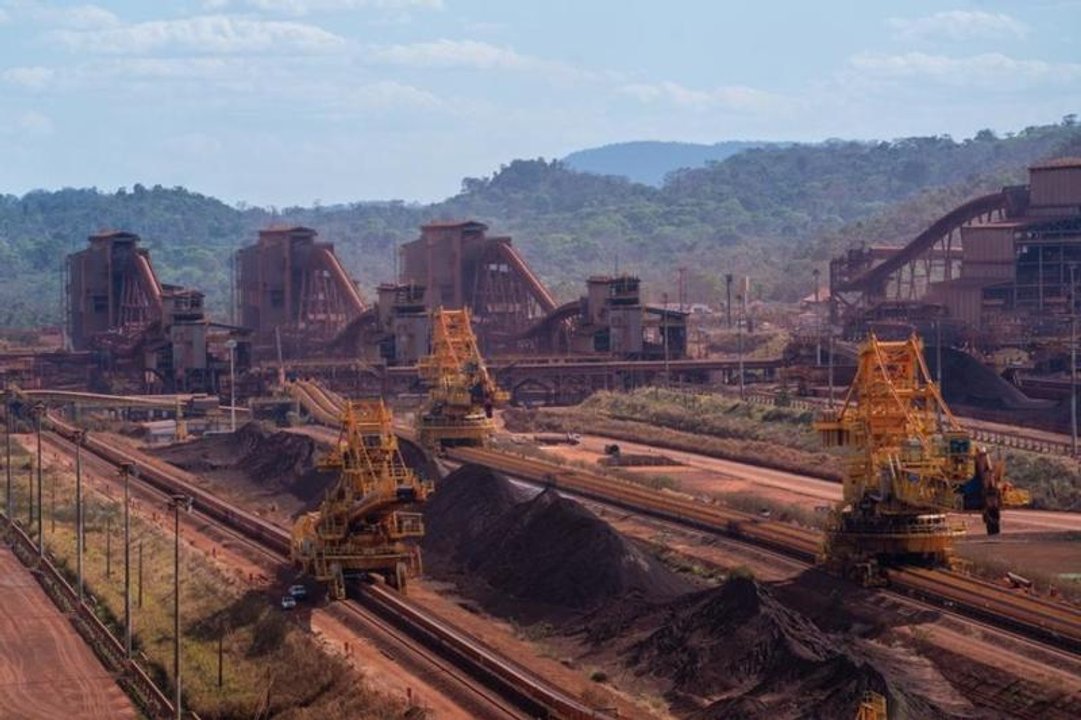 Exposición sobre tierras raras y minería en Brasil
