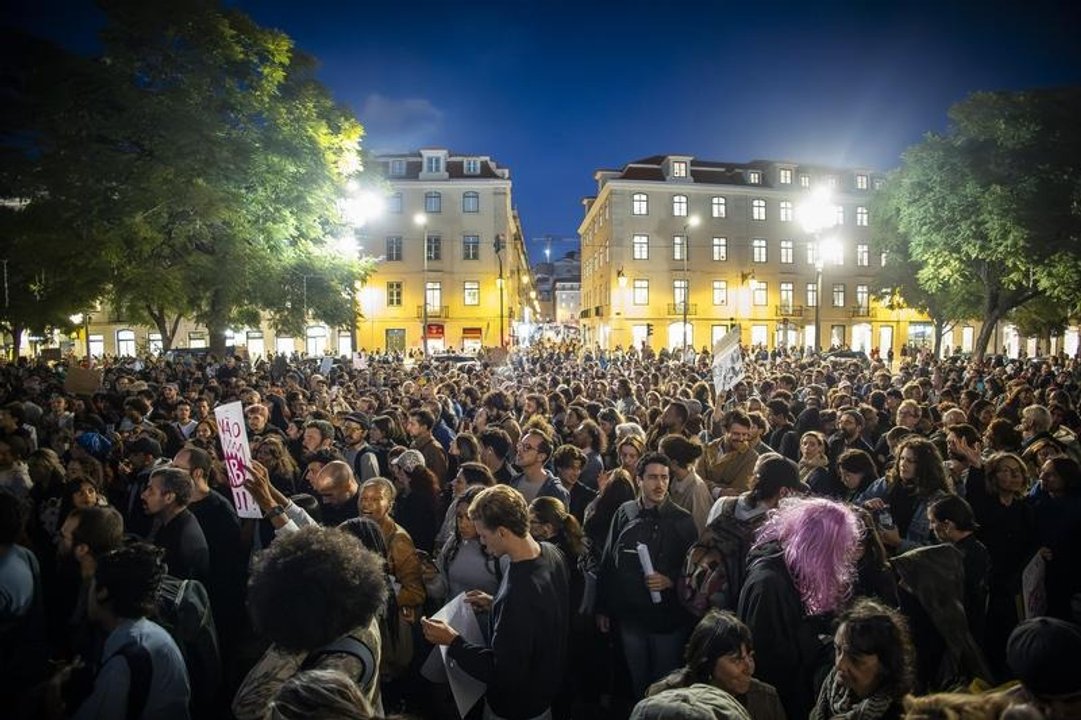 Miles de personas regresan a las calles de Portugal en protestas por la vivienda