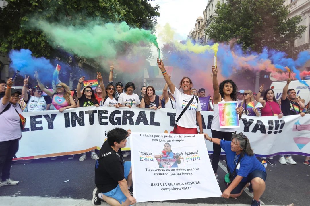 “‘35 Orgullos’ es memoria y una trinchera”: la comunidad LGBT y un revisionismo histórico visual