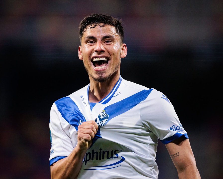 Vélez aplastó 5-0 a Central Córdoba de Santiago del Estero y le pisa los talones a Boca en la tabla anual