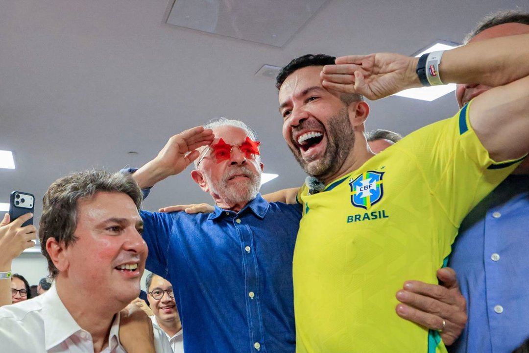 Lula da Silva celebra tras imponerse en el balotaje presidencial en Brasil