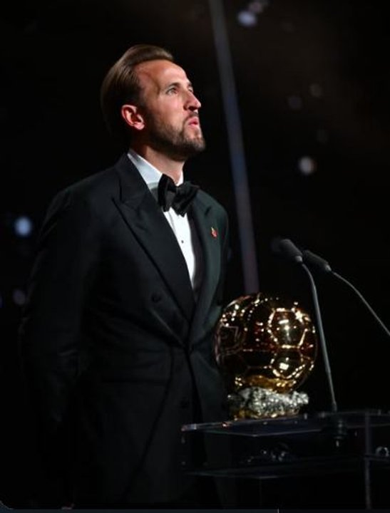 Harry Kane se lleva el Balón de Oro y sueña con inspirar a las nuevas generaciones