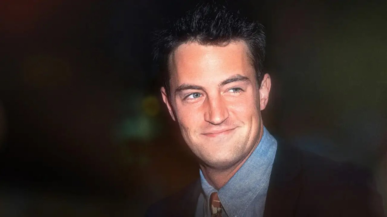 La docuserie sobre la vida y muerte de Matthew Perry, el actor de Friends, ya está disponible en Netflix