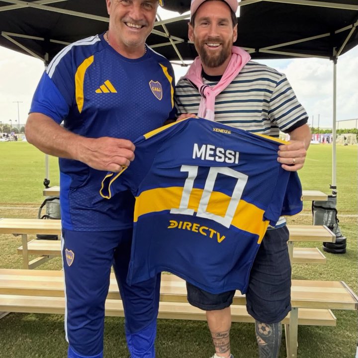 Messi eligió la camiseta de Boca en la Messi Cup, según Giunta