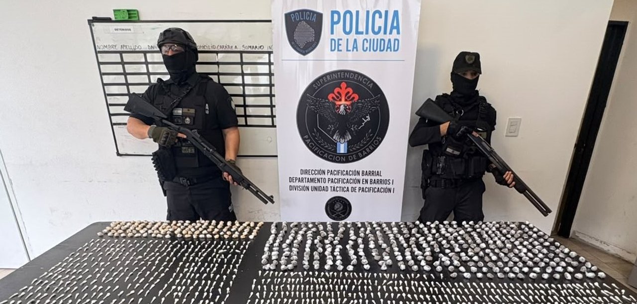 Secuestro de cocaína, marihuana y pasta base en operativo policial en el Barrio 31 de Retiro
