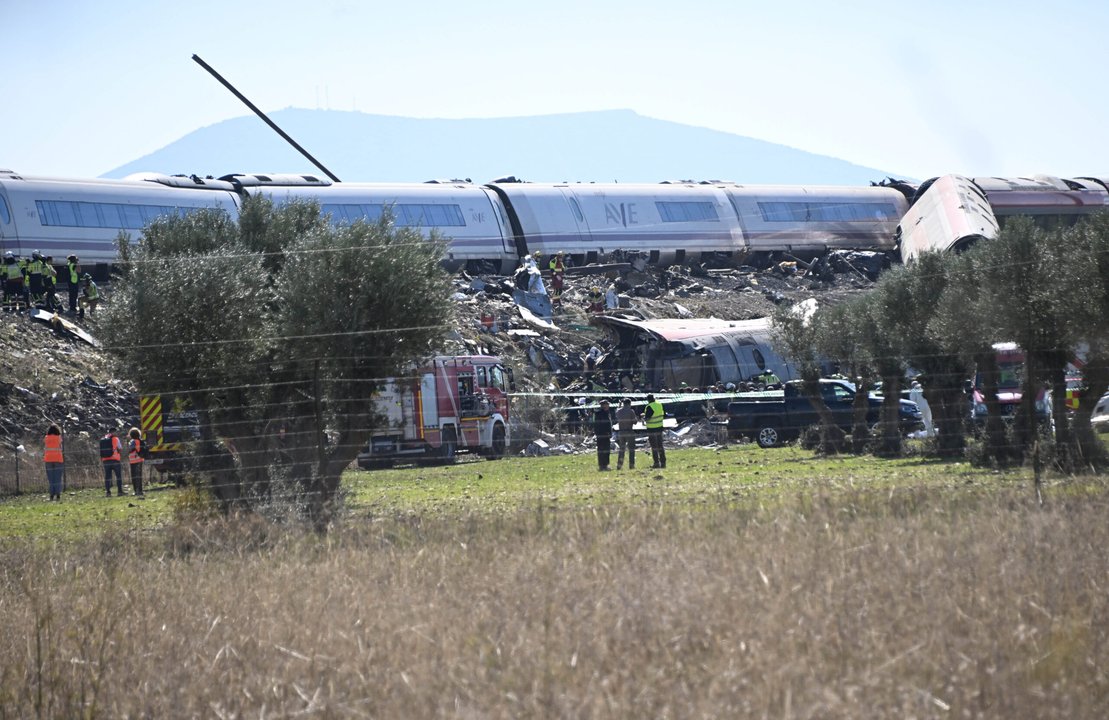 "Estamos conmovidos", dice el rey de España por el accidente de trenes de alta velocidad