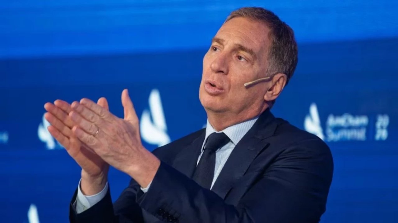 Santilli defendió la salida de Flávio Bolsonaro de Argentina: “No tenía impedimentos de Interpol”