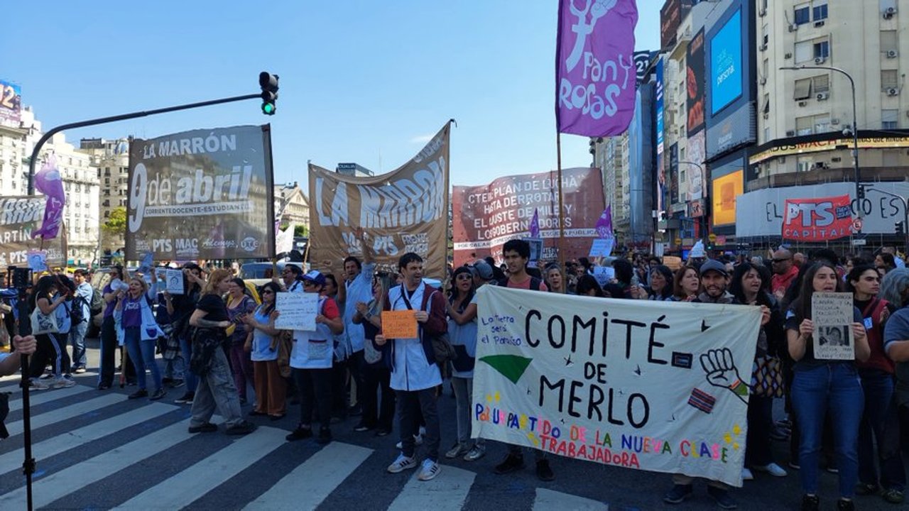 Docentes se movilizan en el Obelisco por justicia por Nancy Godoy