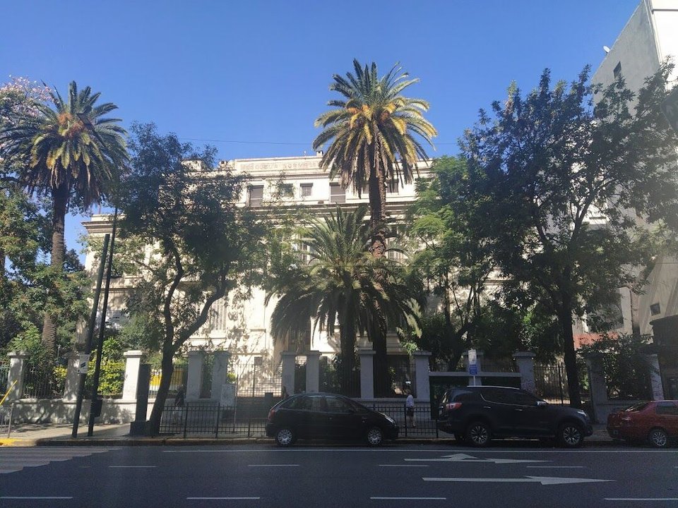 Varios alumnos resultaron intoxicados con gas pimienta en una escuela de Caballito