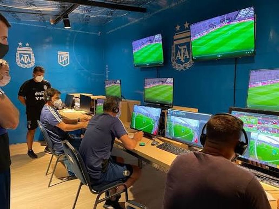 La AFA confirmó que se implementará el VAR semiautomático: cuándo debutará