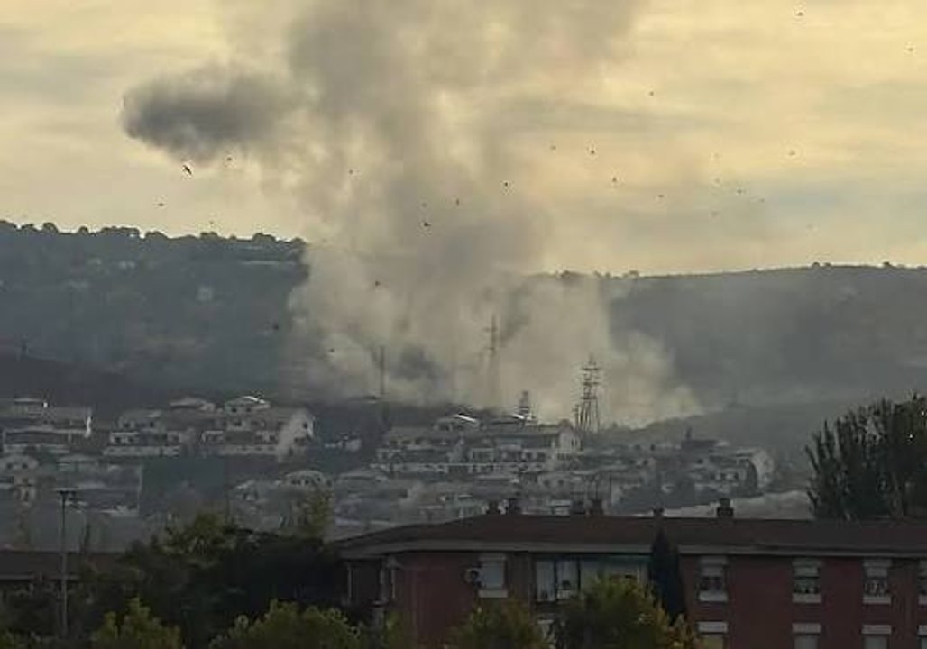 Operativo de emergencia tras explosión en fábrica de municiones en Granada