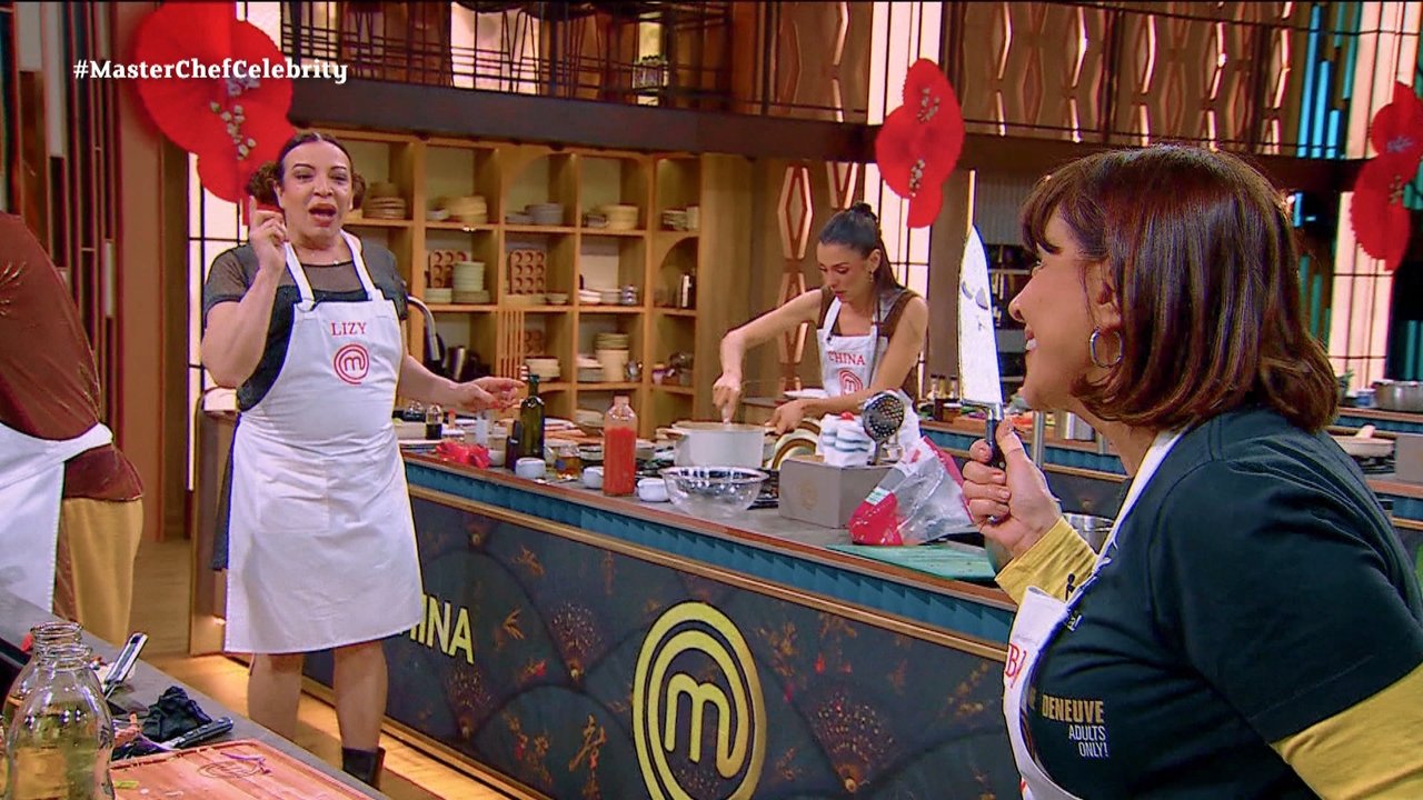 Wanda Nara conduciendo MasterChef Celebrity en Telefe