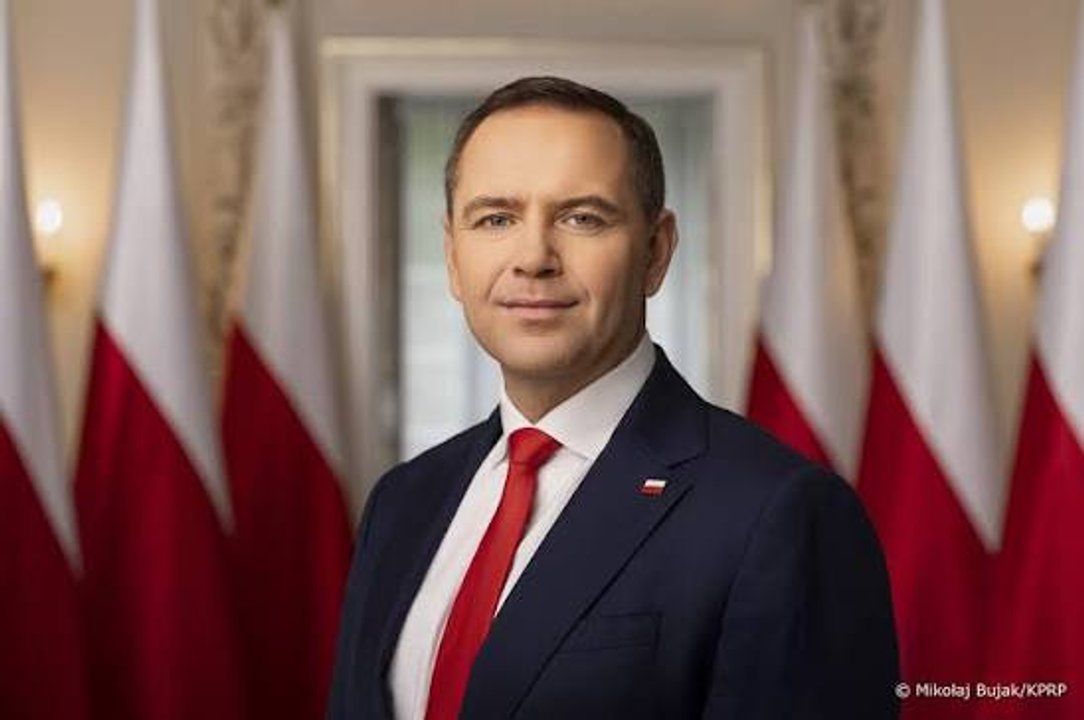 Polonia: presidente cancela visita a Senegal en pleno vuelo tras disturbios en Tribunal Constitucional